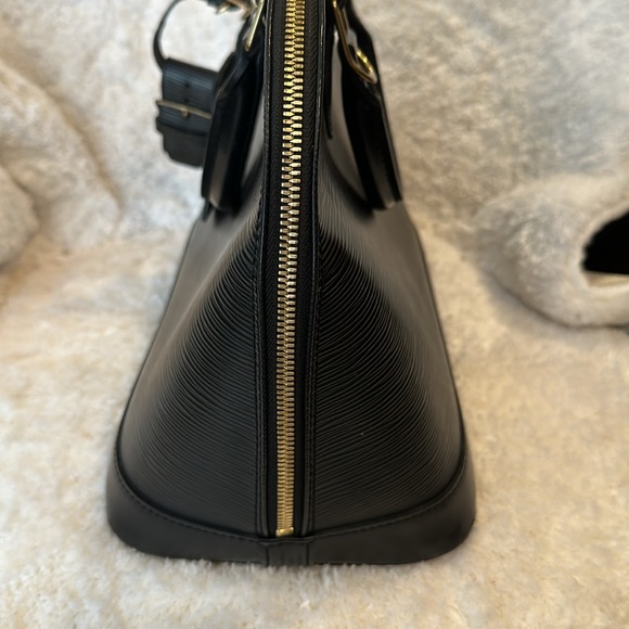 Authentic Louis Vuitton Black Alma MM - Picture 3 of 13